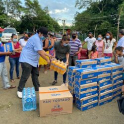 DISTRIBUYE SORAYA PÉREZ 9 TONELADAS DE AYUDA EN ALBERGUES DE TABASCO